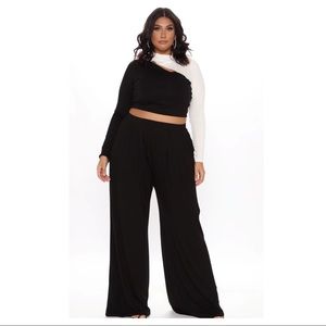 Trendy two piece set that’ll hug your curves !